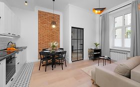 Oomph Warsaw Central 2 Bedroom Apartment